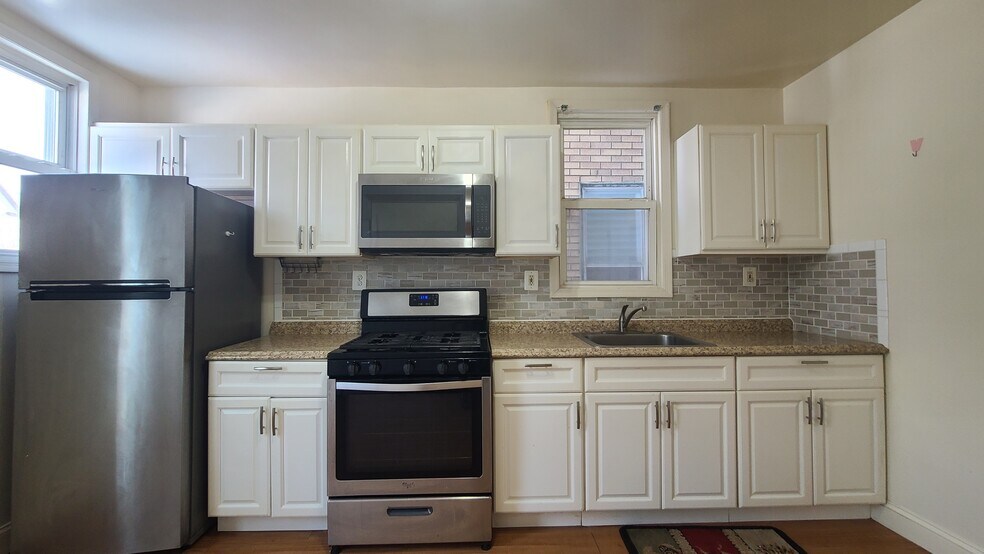 Building Photo - 32 Armstrong Ave