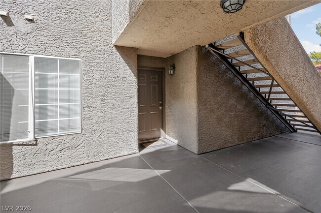 Building Photo - 2200 S Fort Apache Rd
