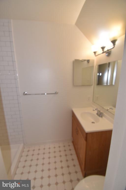 Building Photo - 1436 Greenmont Ct
