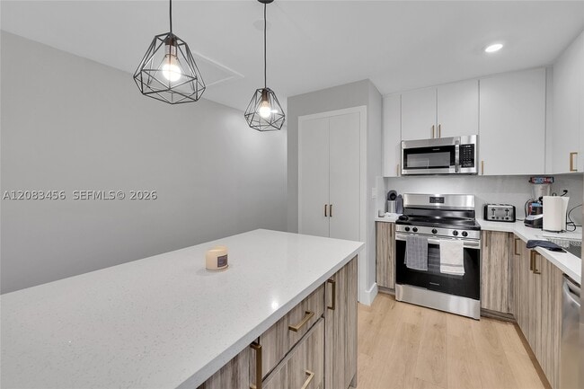 Building Photo - 3520 SW 88th Ct