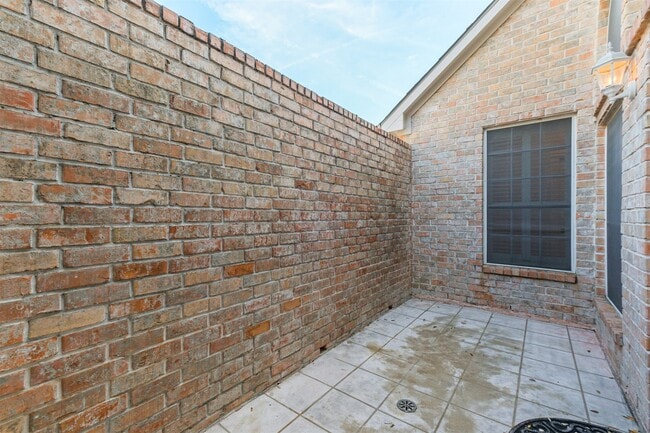 Building Photo - 19807 Excalibur Ct