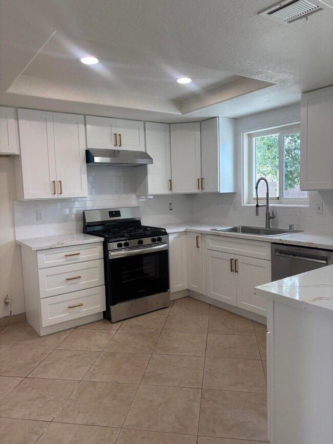 Building Photo - 31175 Sky Blue Water Trail