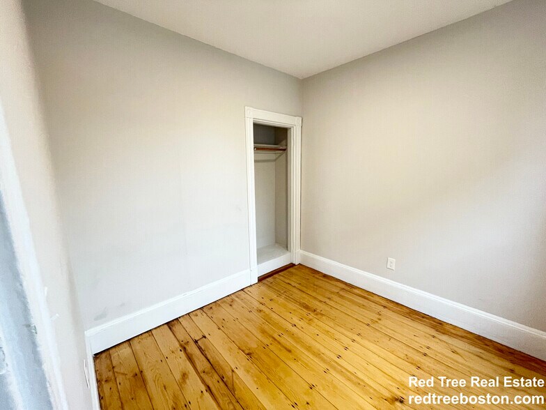 Building Photo - 1570 Tremont St