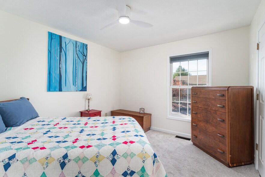 Bedroom 2 - 753 E Sherwood Hills Dr