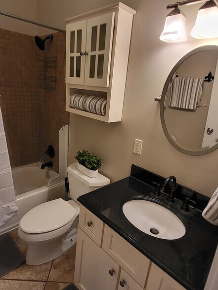 Building Photo - 1912 N Talbott St