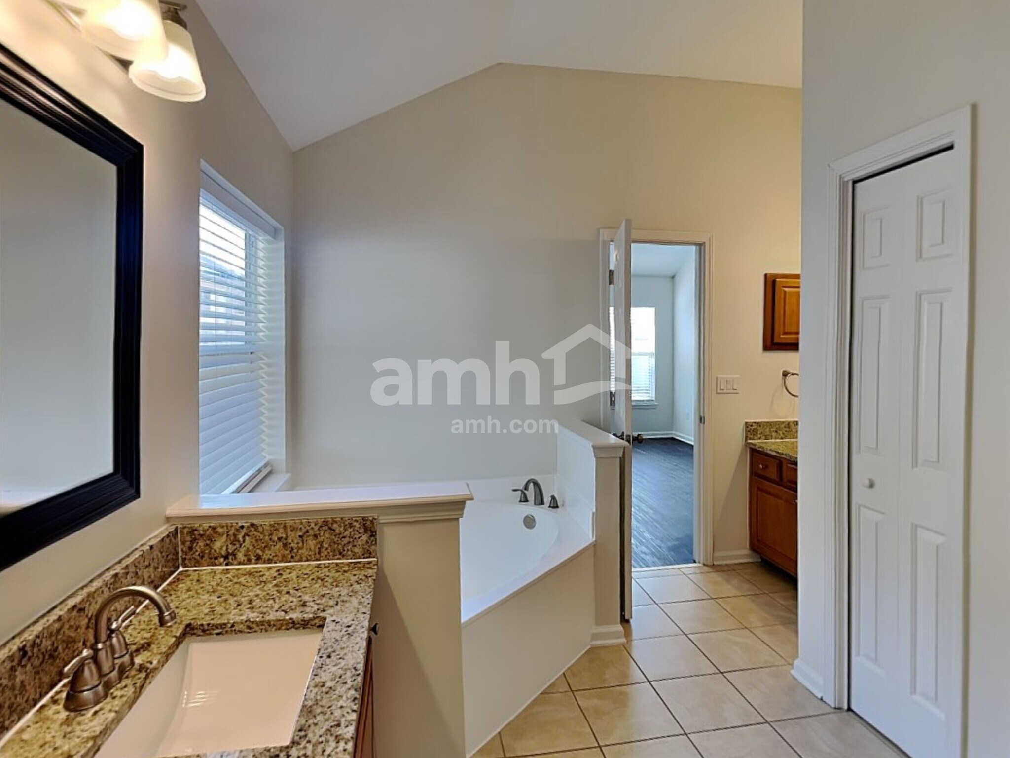 Building Photo - 3111 Stonebrier Ridge Dr