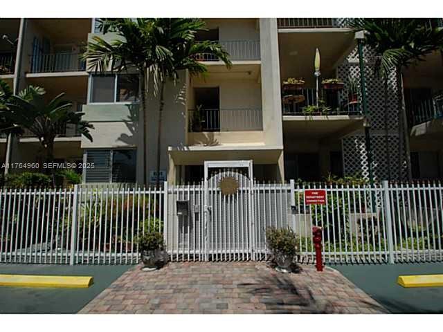 Building Photo - 641 Española Wy