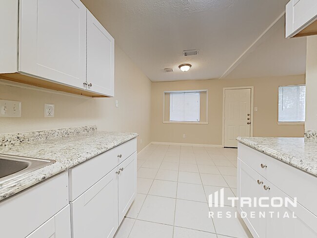 Building Photo - 3446 Edgecreek Dr