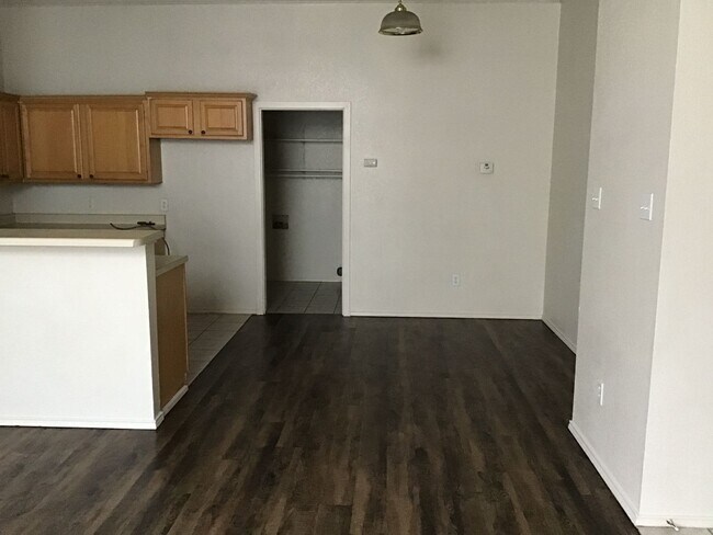 Building Photo - COMING SOON - 3/2 Near Main Street