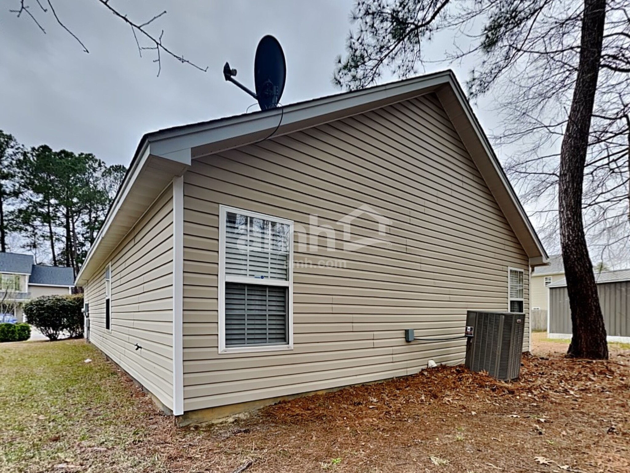 Building Photo - 136 Trickle Dr
