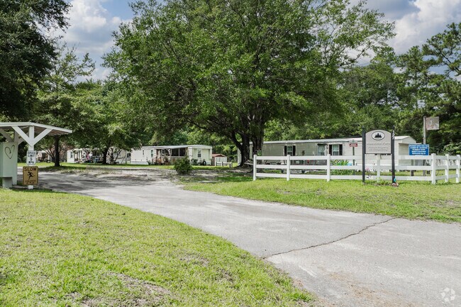 Building Photo - Wildwood Mobile Home Parke