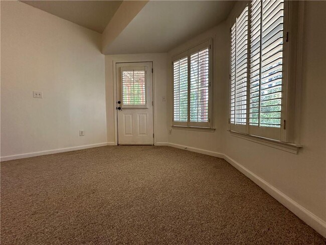 Building Photo - 530 Pearl Cove Ct