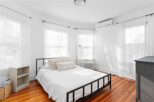 Building Photo - 420 Wayland Ave