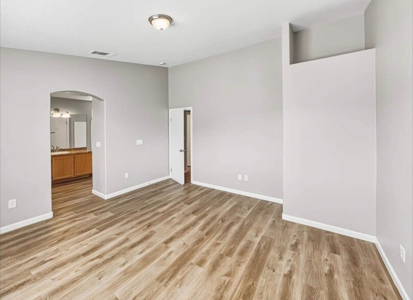 Building Photo - 5228 French Lavender St