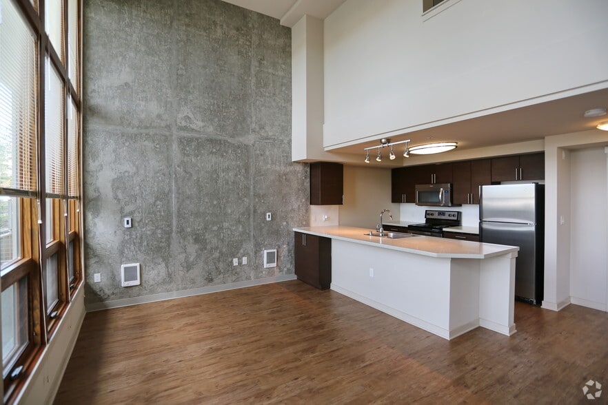 Primary Photo - Oregon 42