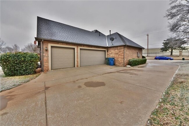 Building Photo - 1109 Irvine Dr