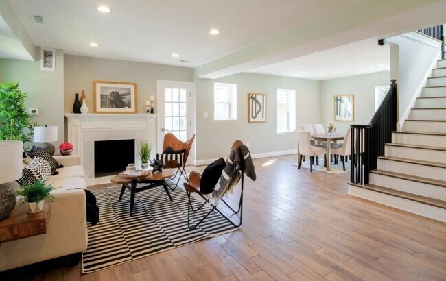 Primary Photo - 4410 16th St NE