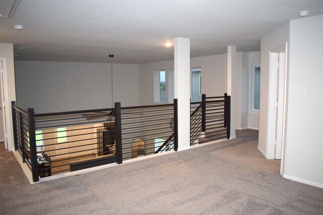 Building Photo - 1523 Alpine Dr