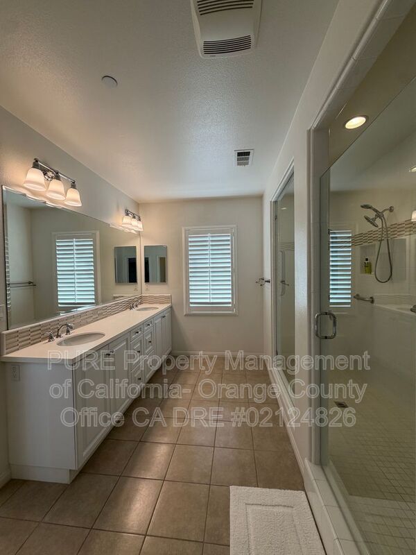 Building Photo - 15 Galan St