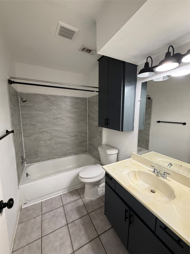 Building Photo - 13319 Forest Knoll St