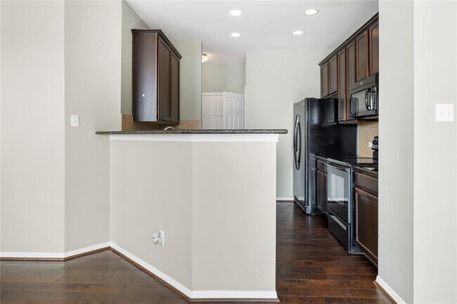 Building Photo - 700 Mandarin Flyway