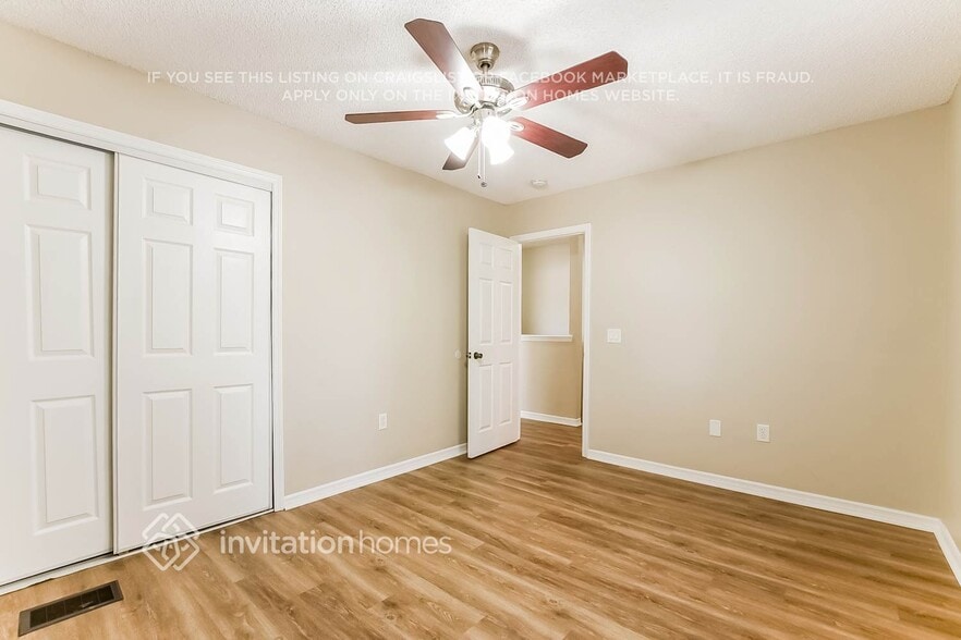 Building Photo - 1270 Navarre Dr