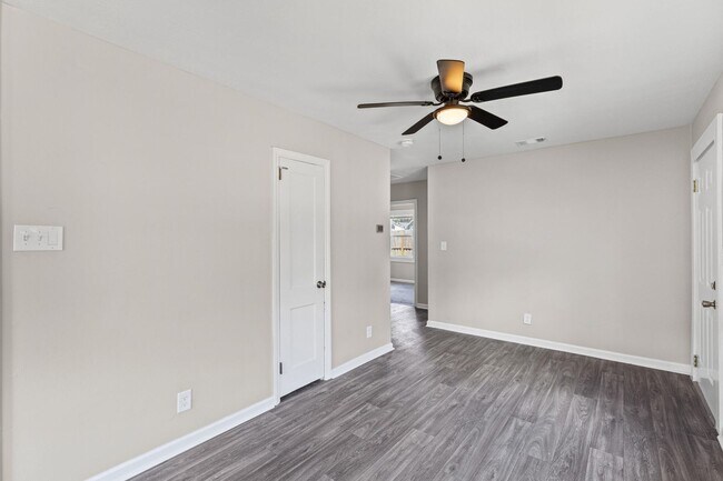 Building Photo - 1831 Catalina Dr