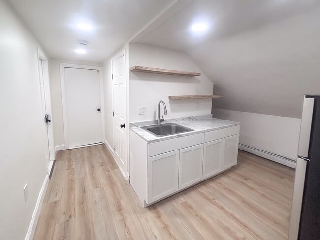 Building Photo - 38 Judith St