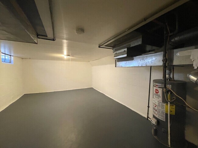 Building Photo - 3137 Maize Rd