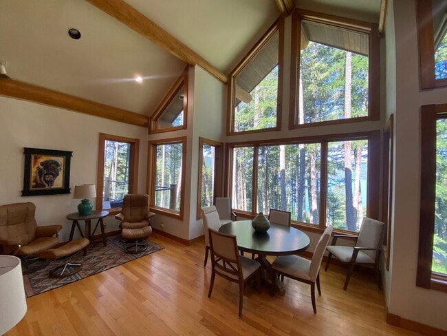 Building Photo - Hidden Whitefish Lake 3 bedroom Furnished ...