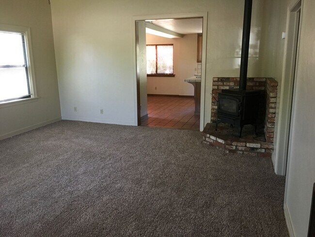 Building Photo - Charming Home, with attached garage