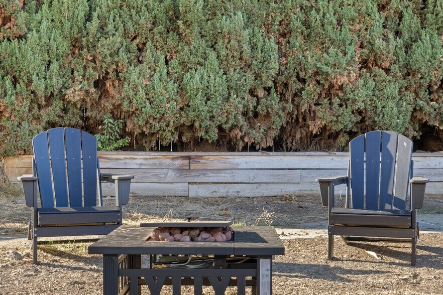 Building Photo - 1317 Donohue Dr