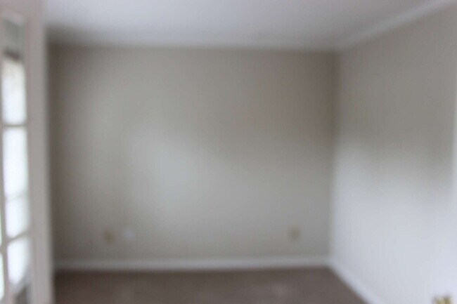 Building Photo - 4BD Home in Heart of Mt. Pleasant- Center Lake