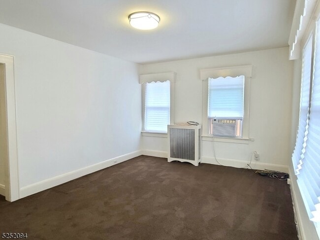 Building Photo - 254 W Franklin St