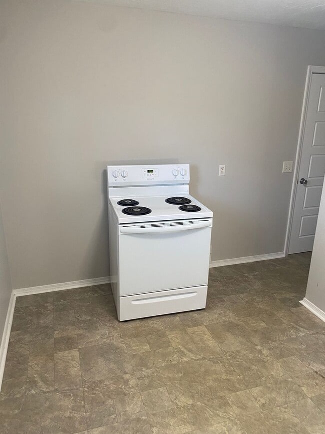 Building Photo - 3-Bedroom Home in a Quiet Neighborhood!