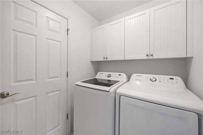 Building Photo - 7050 Barrington Cir