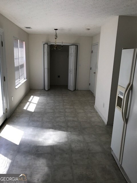 Building Photo - 704 Dover Ct