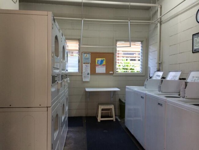 Building Photo - Makiki Bel-Aire - 1 BEDROOM/1 PARKING