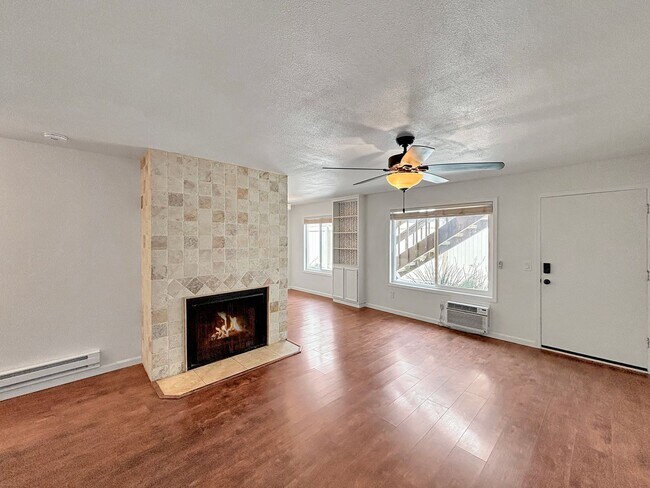 Building Photo - SD: Gorgeous 2BD/1BA Upgraded Condo in Cherokee Point W/ Parking & Private Patio!