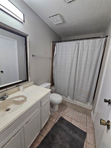 Building Photo - 16715 Rockbend