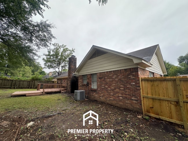 Building Photo - 6343 Limewood Ave
