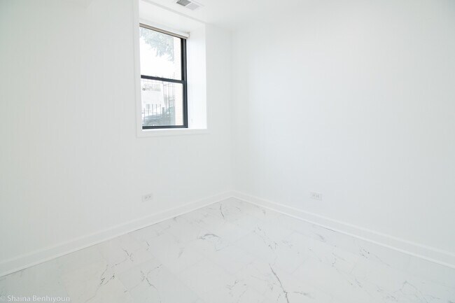 Building Photo - 1101 N Christiana Ave