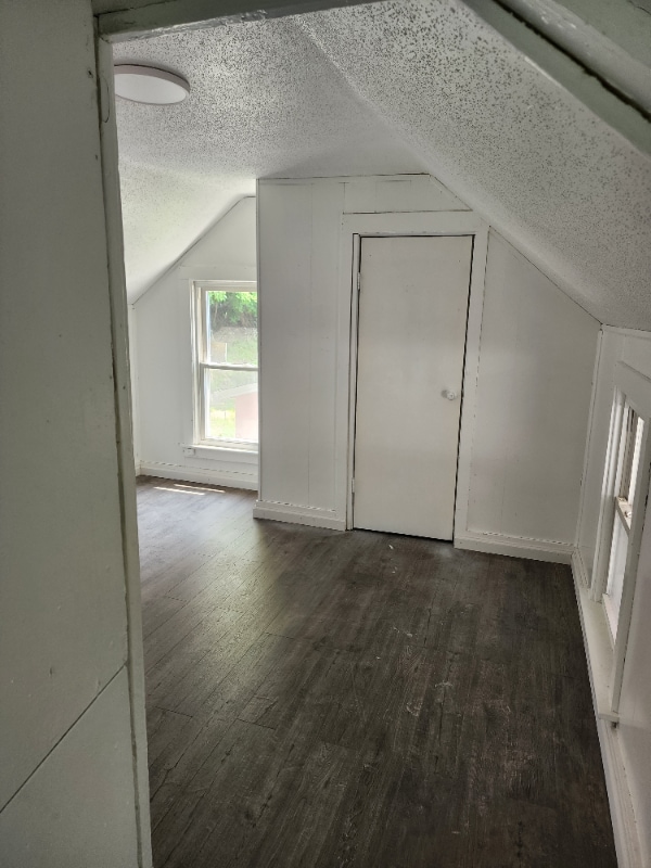 Building Photo - 302 Laurel Hill Ave