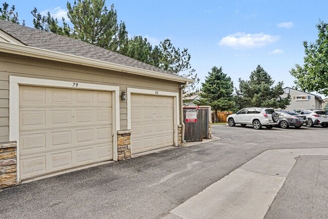 Building Photo - 1549 S Florence Way