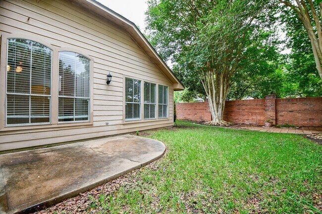 Building Photo - 535 Avery Dr