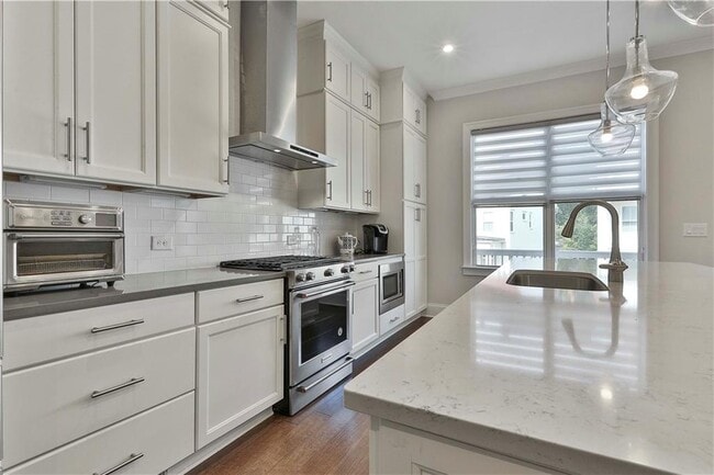 Building Photo - 673 Brennan Dr