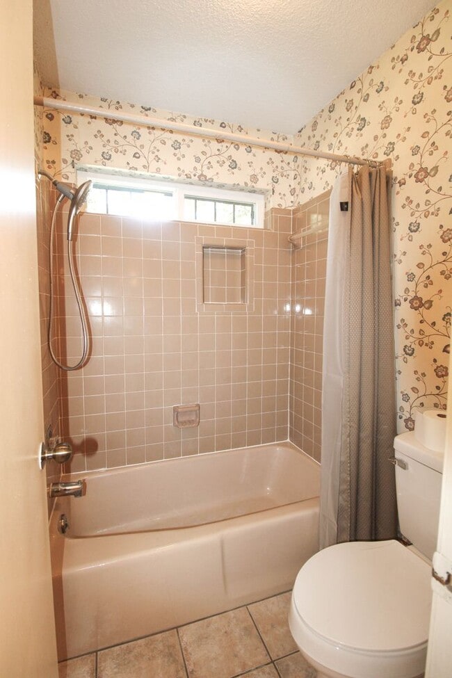 Building Photo - 10323 Quail Meadow St