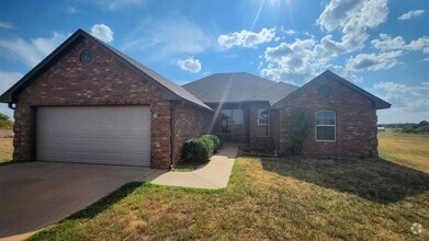 Building Photo - Country Home in Fletcher, OK