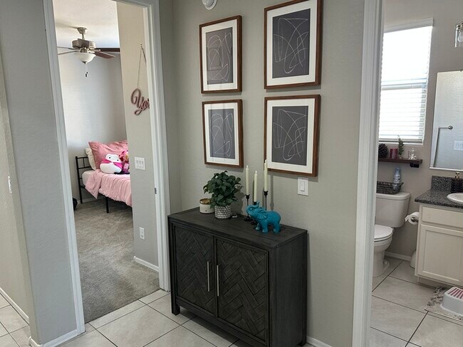 Building Photo - Fantastic Casa Vista home with 4 car garag...