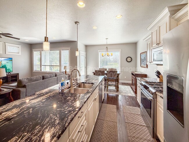 Building Photo - 9753 W Wildbranch Dr